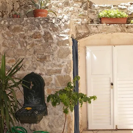 By The Sea - 11096 3* Makarska