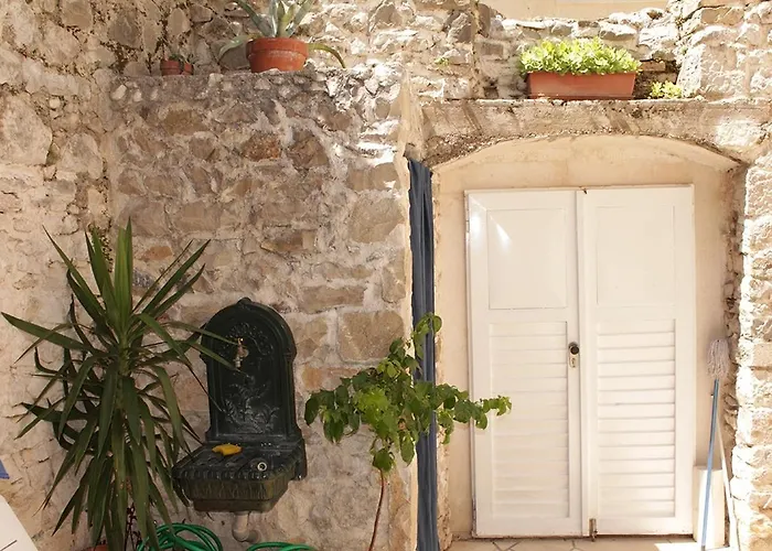 By The Sea - 11096 3* Makarska